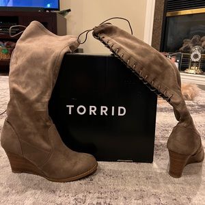 Boots, knee high boots (Wide)